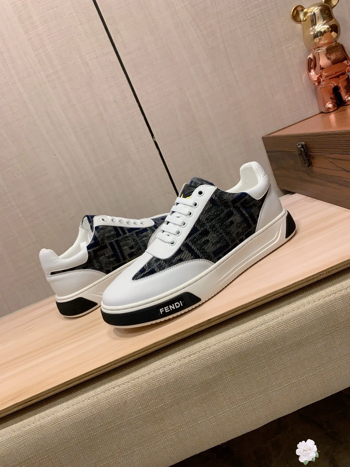 Men's men's shoes 💰420💰💰🎩🎩[Lightning][Lightning] "FENDI*" The latest and most popular casual shoes, top brand [Seduce] luxury ~ purchasing agent, top quality ~. [Strong] The upper is made of imported breathable cowhide with material ➕ breathable sheepskin feet (•) and fine workmanship. The original stylish and stylish soft rubber wear-resistant and non-slip outsole is light and comfortable on the feet. The real thing looks better when photographed in person. 0099: code: 38-44, 4️⃣ colors selected